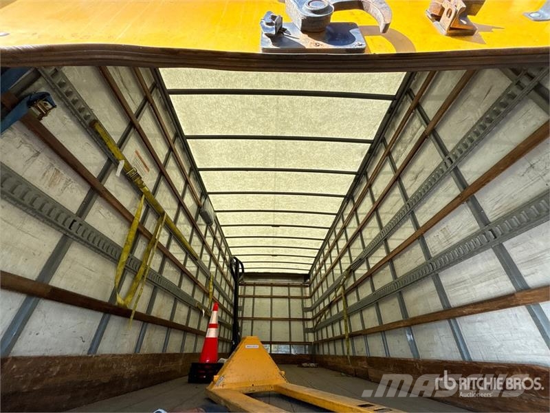 Freightliner M2 106 4x2 Van Truck Camiões de caixa fechada