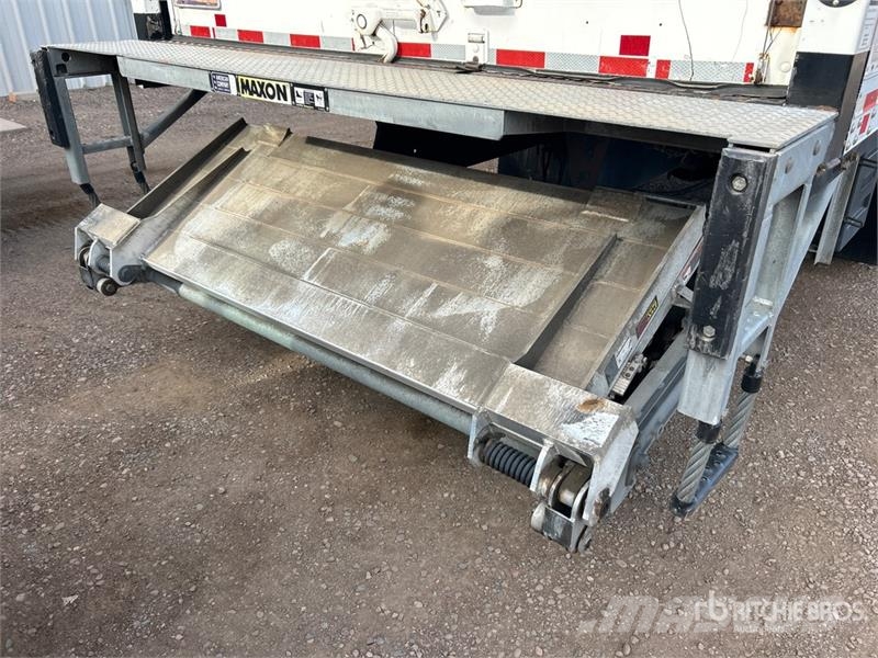 Freightliner M2 106 4x2 Van Truck Camiones caja cerrada