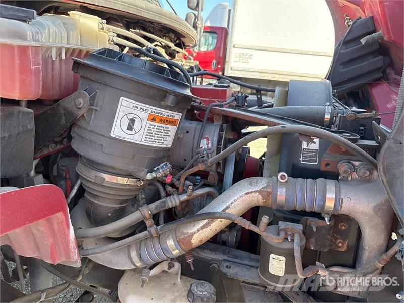 Freightliner M2 106 4x2 Van Truck Грузовики-Фургоны