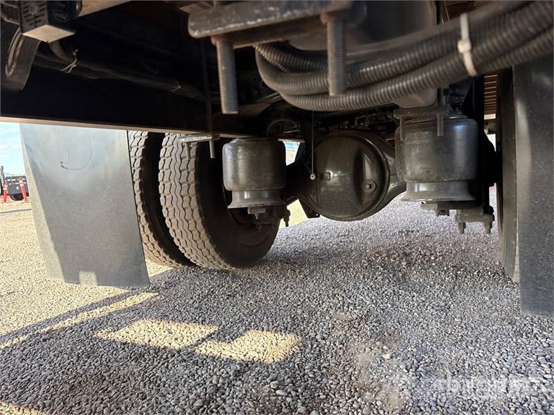 Freightliner M2 106 4x2 Van Van Truck Camion cassonati
