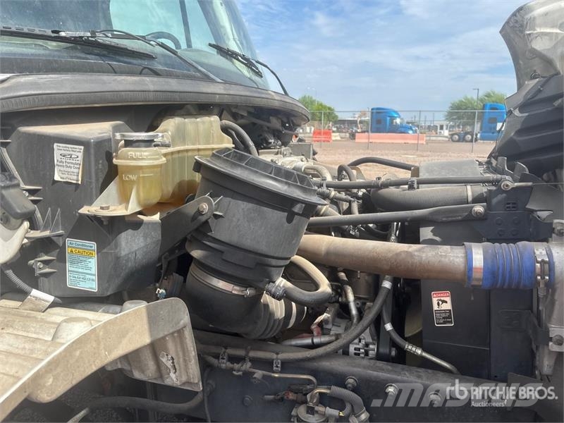 Freightliner M2 106 4x2 Moving Van Truck Tovornjaki zabojniki