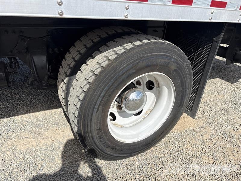 Freightliner M2 106 4x2 Van Truck Bakwagens met gesloten opbouw