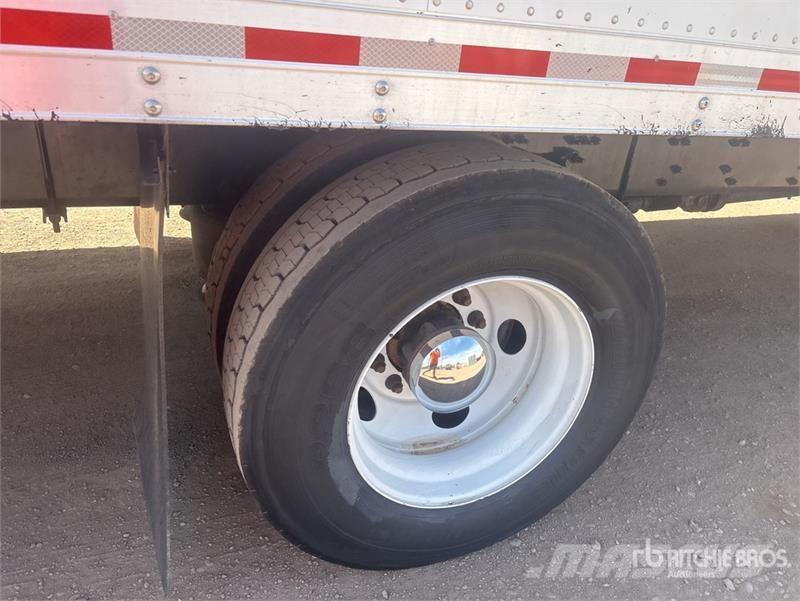 Freightliner M2 106 4x2 Van Truck Sunkvežimiai su dengtu kėbulu