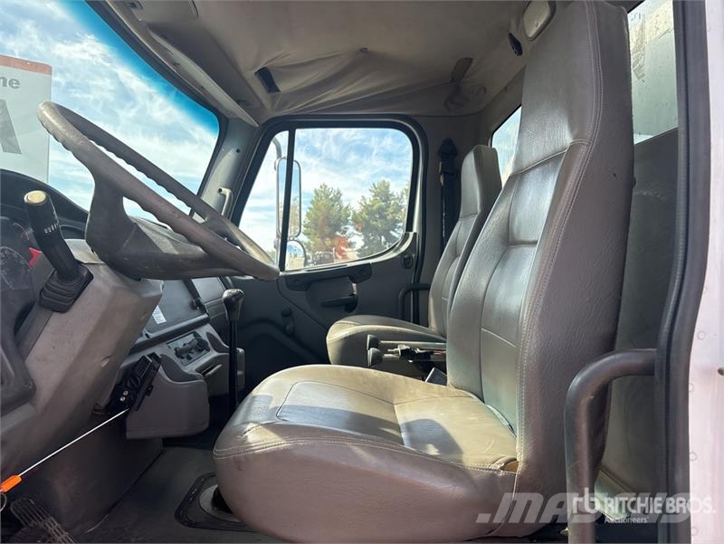Freightliner M2 106 4x2 Water Truck Cisterny na vodu
