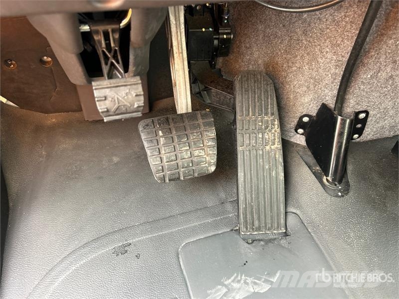 Freightliner M2 106 4x2 Van Truck 貨箱式卡車