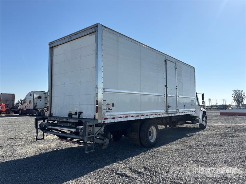 Freightliner M2 106 4x2 Van Truck Dobozos teherautók