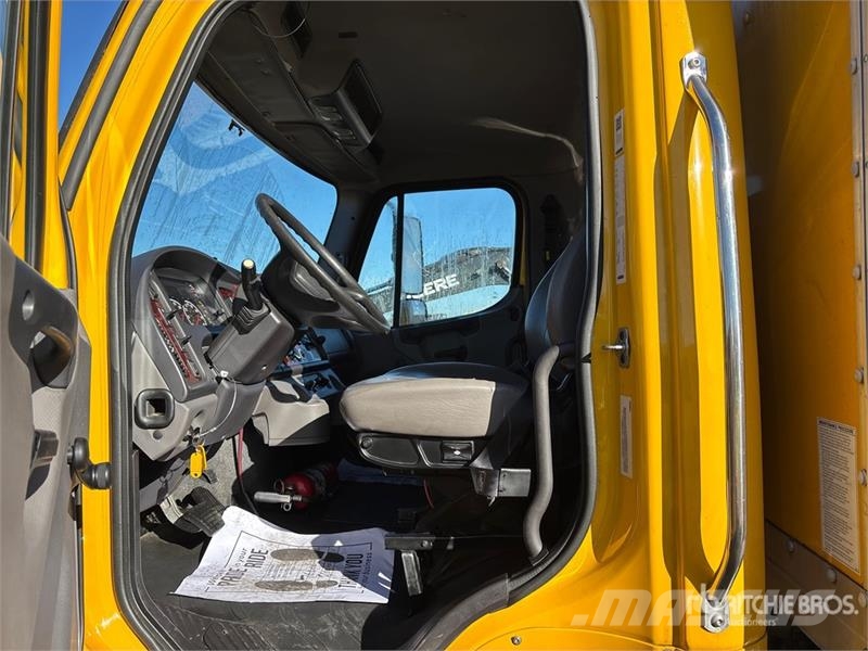 Freightliner M2 106 4x2 Van Truck Camiões de caixa fechada