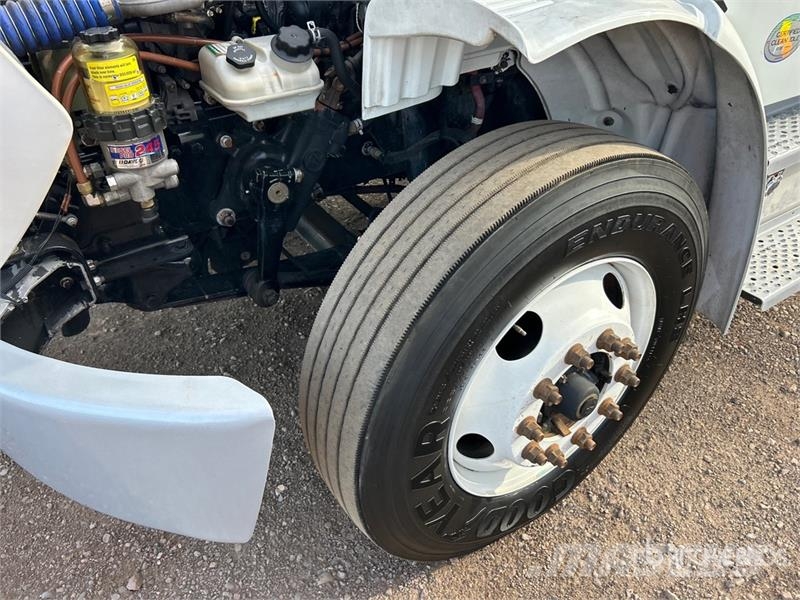 Freightliner M2 106 4x2 Van Truck Camiones caja cerrada