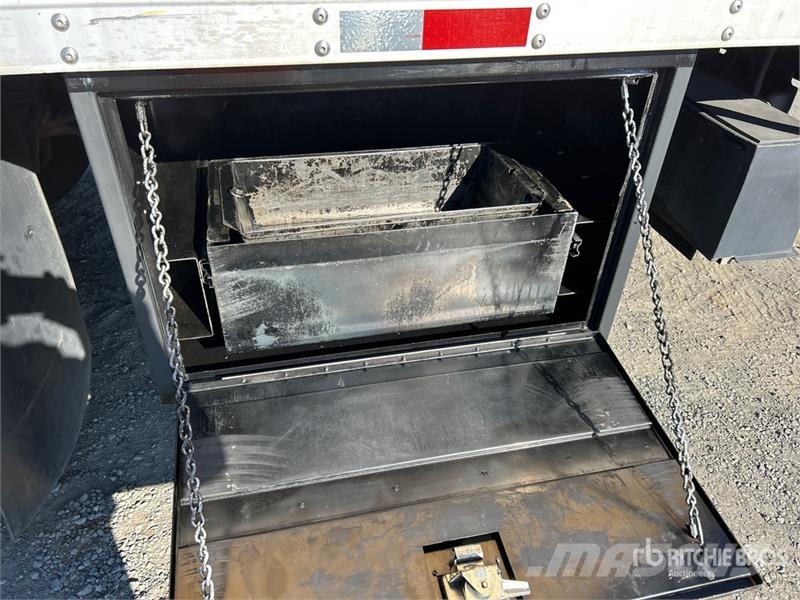 Freightliner M2 106 4x2 Van Truck Box body trucks