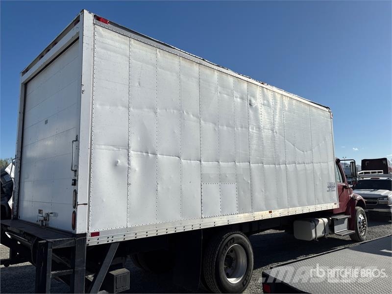 Freightliner M2 106 4x2 Van Truck Грузовики-Фургоны