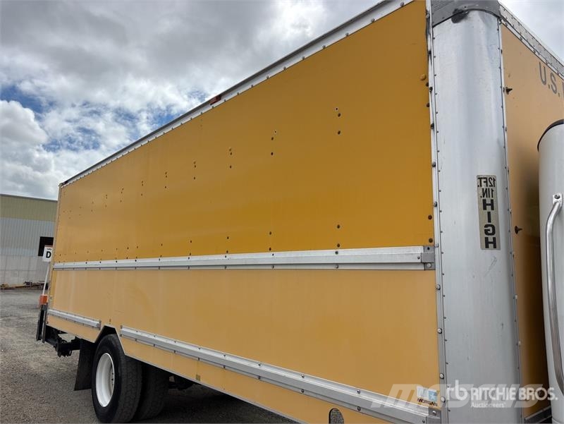 Freightliner M2 106 4x2 Van Truck Camiones caja cerrada