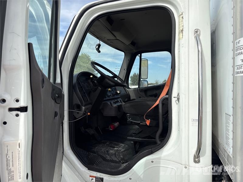 Freightliner M2 106 4x2 Van Truck Bakwagens met gesloten opbouw