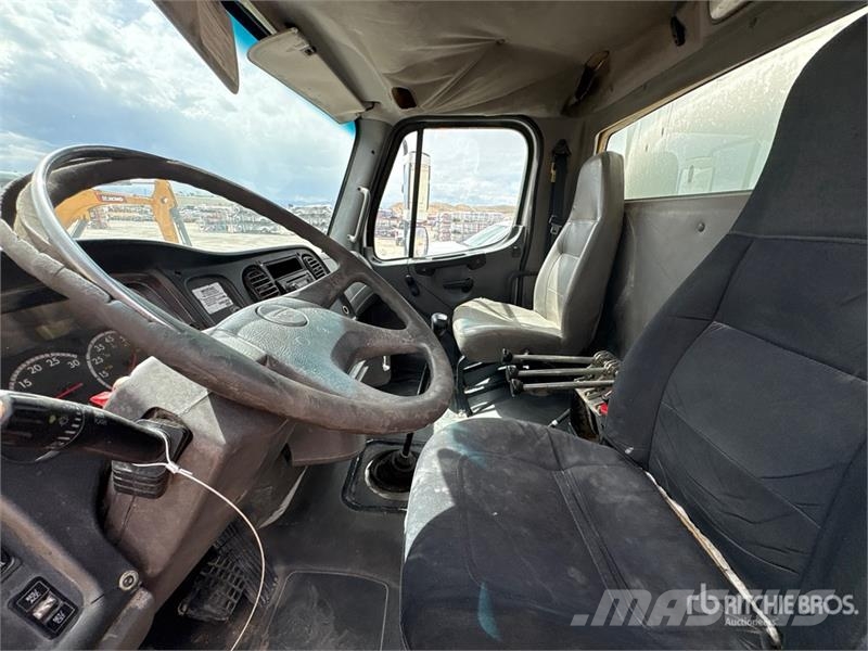 Freightliner M2 106 4x2 Water Truck Wassertanker