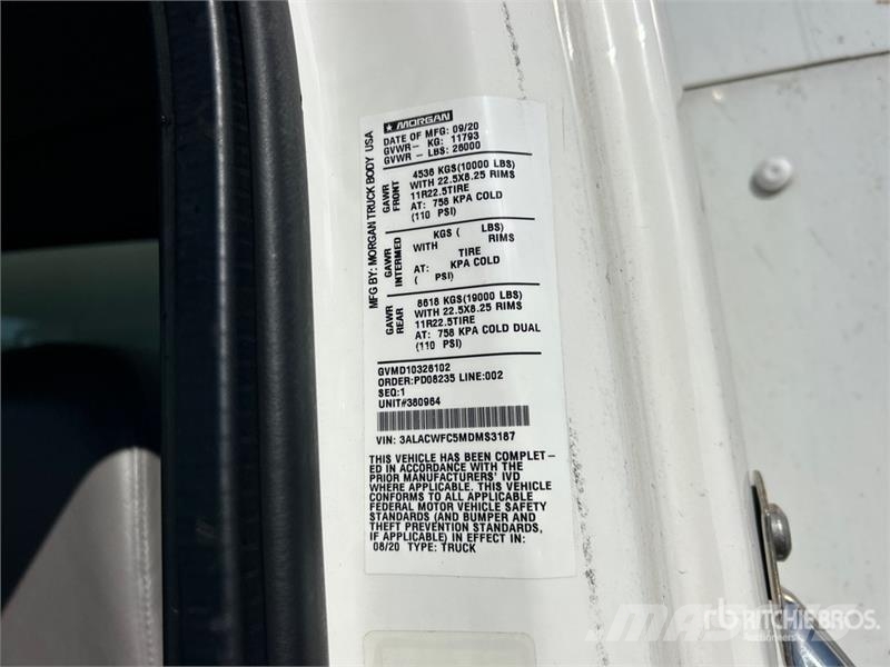 Freightliner M2 106 4x2 Van Truck Furgons