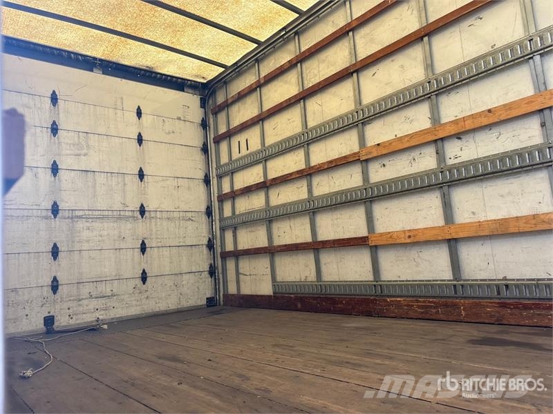 Freightliner M2 106 4x2 Van Truck Tovornjaki zabojniki