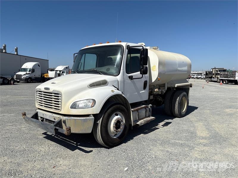 Freightliner M2 106 4x2 Water Truck Vesisäiliöautot