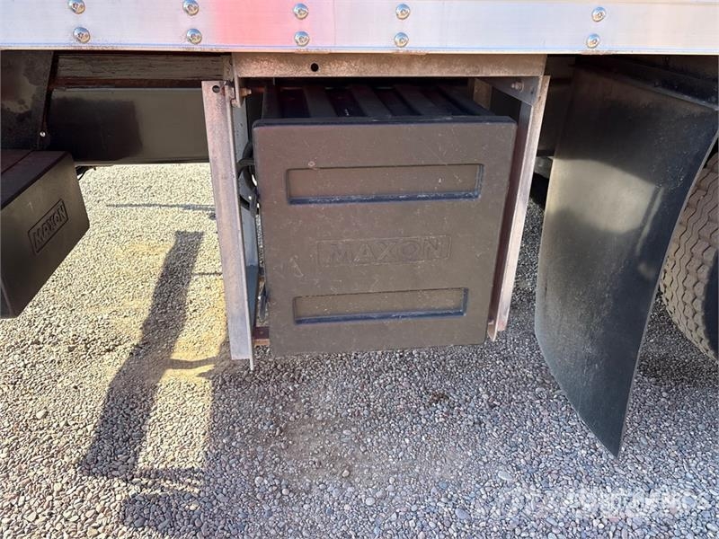 Freightliner M2 106 4x2 Van Van Truck Camion cassonati