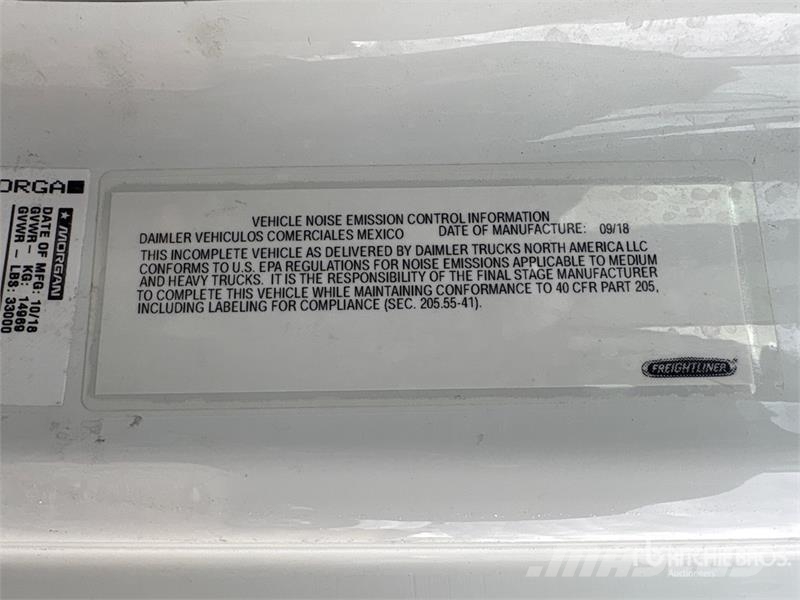 Freightliner M2 106 4x2 Van Truck (Inoperable) ボックスボディー、ウイング、箱車