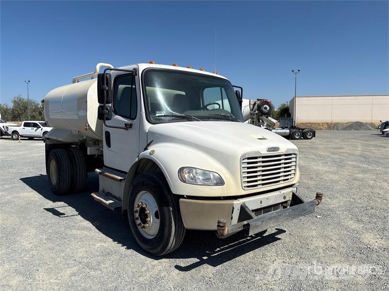 Freightliner M2 106 4x2 Water Truck Vesisäiliöautot