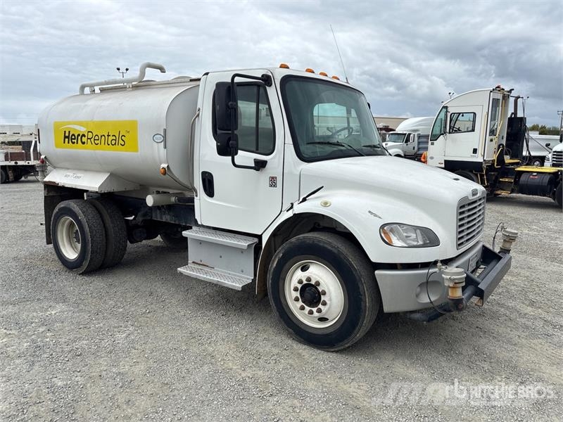 Freightliner M2 106 4x2 Water Truck Wassertanker