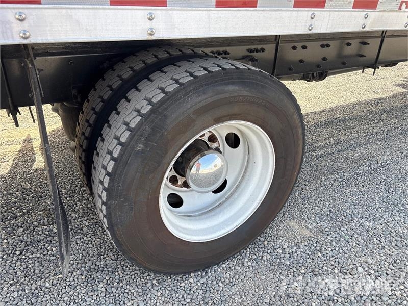 Freightliner M2 106 4x2 Van Truck Bakwagens met gesloten opbouw