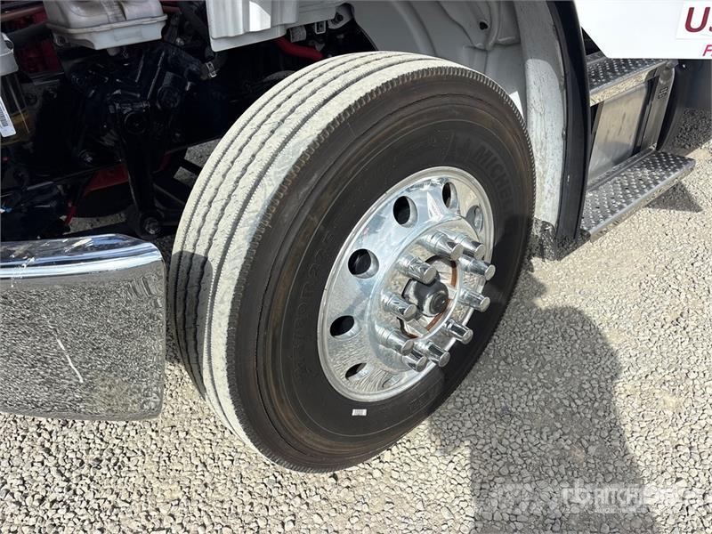 Freightliner M2 106 4x2 Van Truck Tovornjaki zabojniki