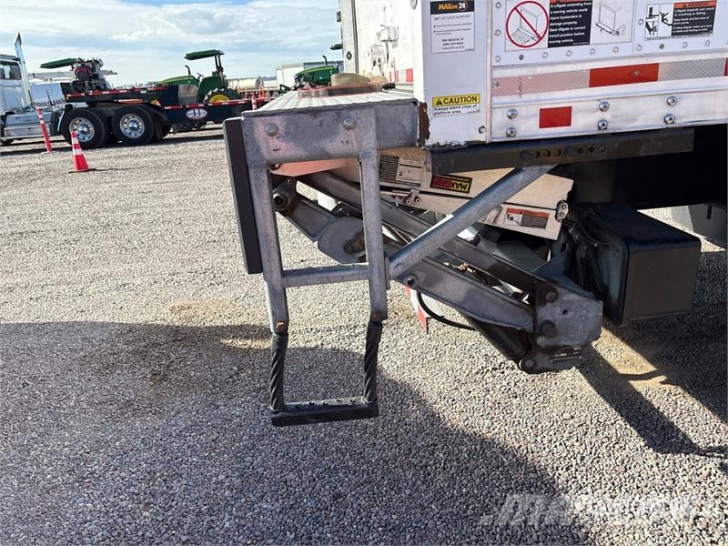 Freightliner M2 106 4x2 Van Van Truck Camion cassonati