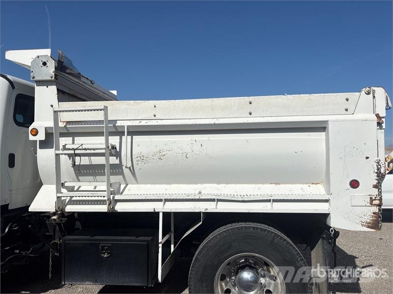 Freightliner M2 106 4x2 S/A Dump Truck Pašizgāzējs