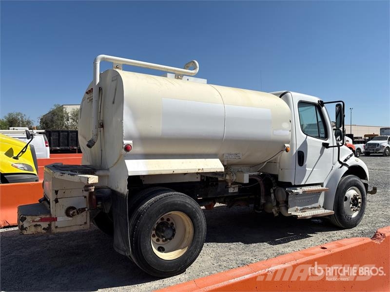 Freightliner M2 106 4x2 Water Truck Vesisäiliöautot