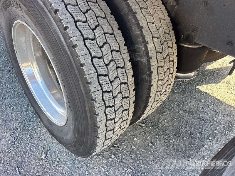Freightliner M2 106 4x2 Van Truck Sanduk kamioni