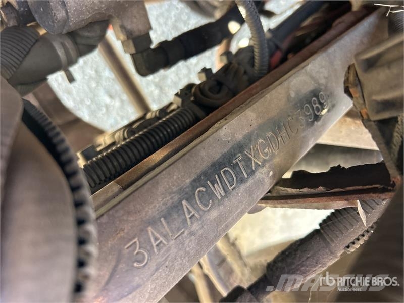 Freightliner M2 106 4x2 Van Truck (Inoperable) Camiones caja cerrada