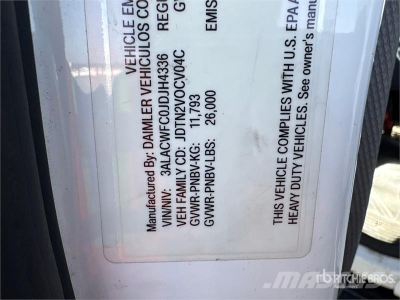 Freightliner M2 106 4x2 Van Truck Dobozos teherautók