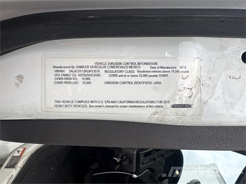Freightliner M2 106 4x2 Van Truck (Inoperable) ボックスボディー、ウイング、箱車