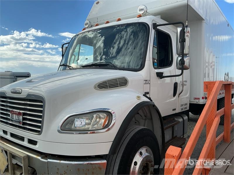 Freightliner M2 106 4x2 Van Truck Fast kasse