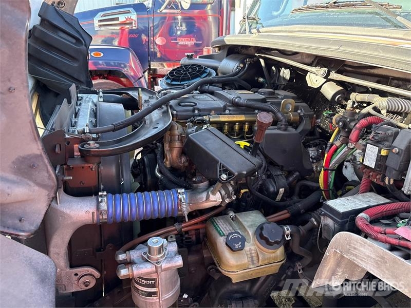 Freightliner M2 106 4x2 Van Truck Sanduk kamioni