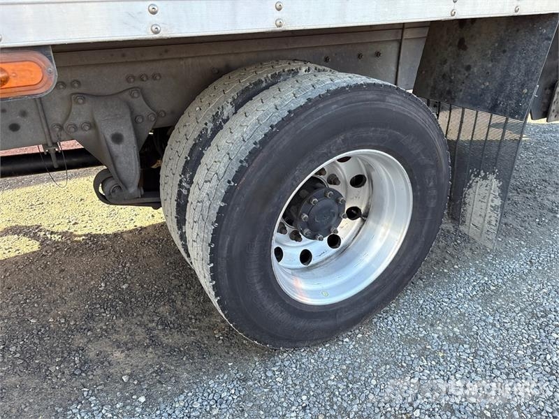 Freightliner M2 106 4x2 Van Truck Sanduk kamioni
