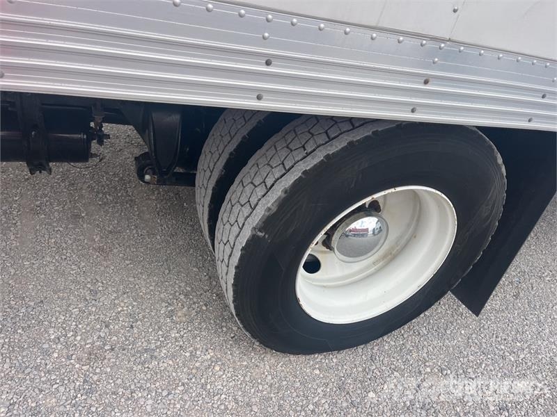 Freightliner M2 106 4x2 Moving Van Truck Umpikorikuorma-autot