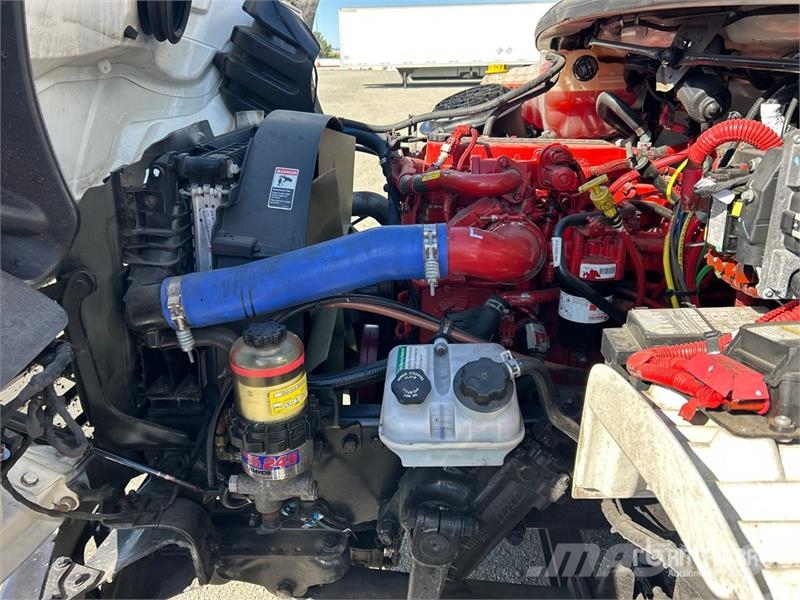 Freightliner M2 106 4x2 Van Truck Furgons