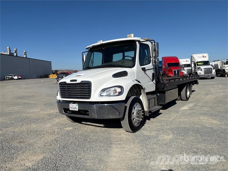 Freightliner M2 106 4x2 Rollback Truck Hinausautot