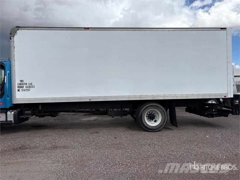 Freightliner M2 106 4x2 Van Truck Autocamioane
