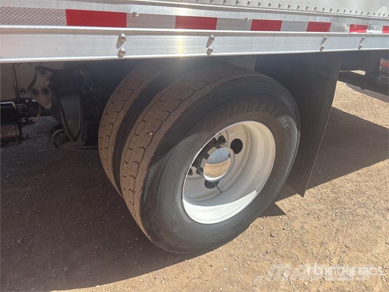 Freightliner M2 106 4x2 Van Truck Sunkvežimiai su dengtu kėbulu