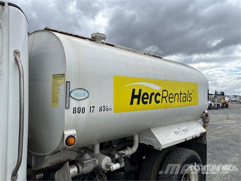 Freightliner M2 106 4x2 Water Truck Wassertanker