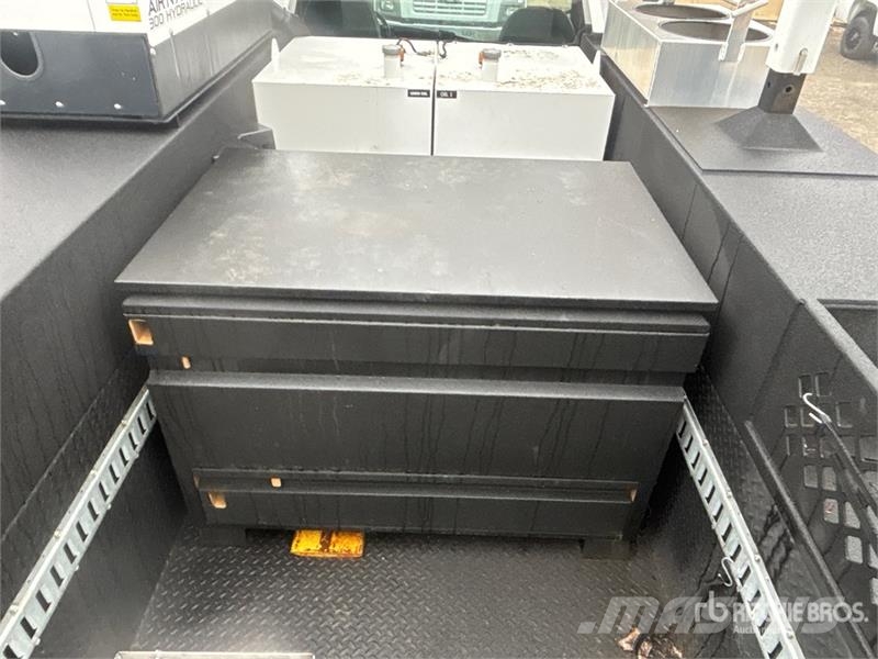 Freightliner M2 106 4x2 Service Truck Tienhoitoautot