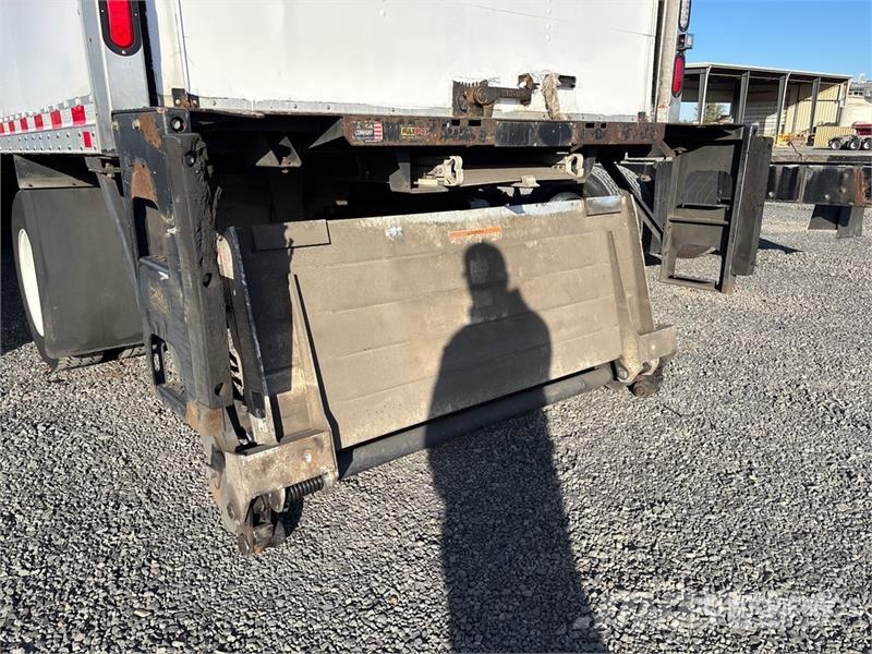 Freightliner M2 106 4x2 Van Truck Furgons
