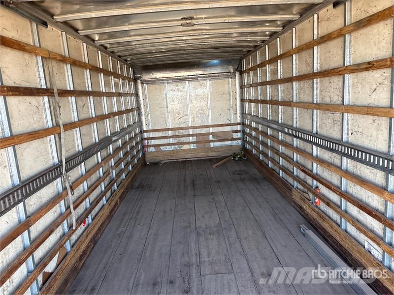 Freightliner M2 106 4x2 Van / Box Van Truck Фургони