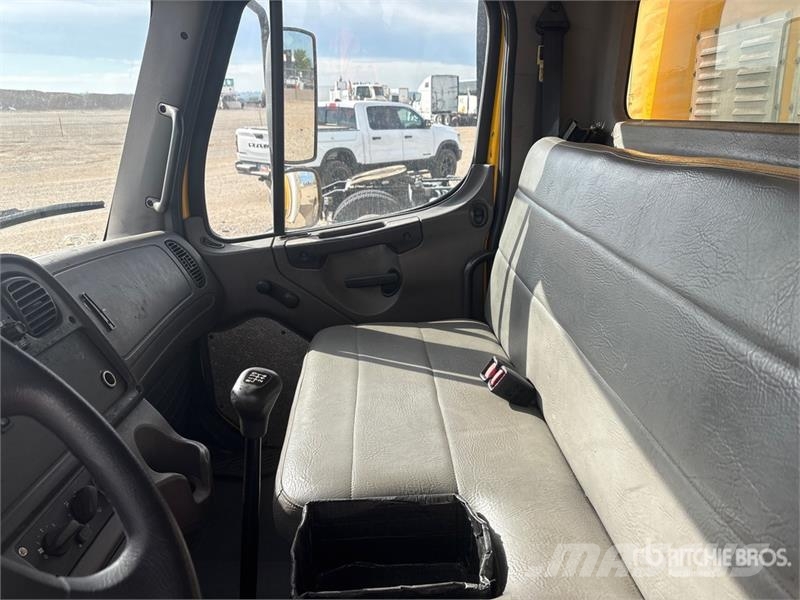 Freightliner M2 106 4x2 Service Truck Veicoli municipali