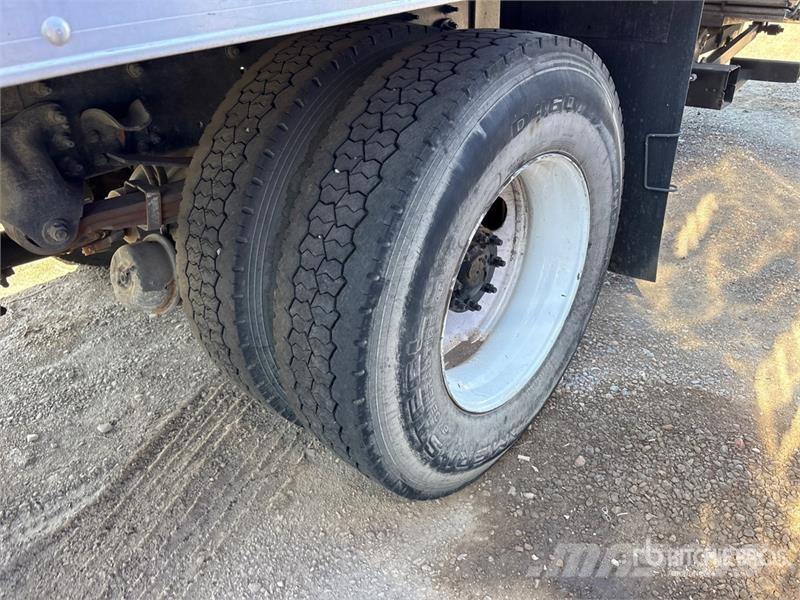 Freightliner M2 106 4x2 Van / Box Van Truck Фургони