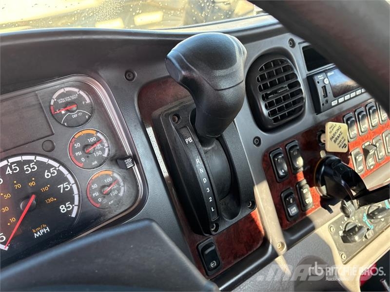 Freightliner M2 106 4x2 Rollback Truck Hinausautot