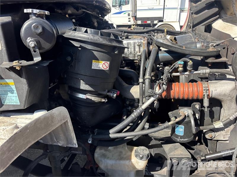 Freightliner M2 106 4x2 Van Truck Sanduk kamioni