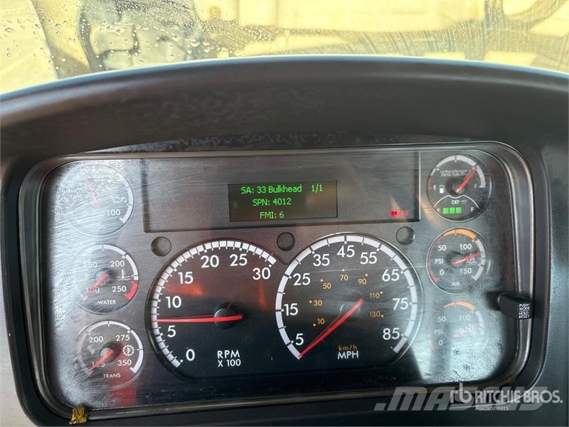 Freightliner M2 106 4x2 Rollback Truck Hinausautot